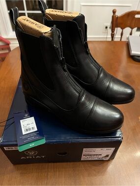 Ariat women's 8B Black Leather Heritage Zip Paddock Boots like new/EUC